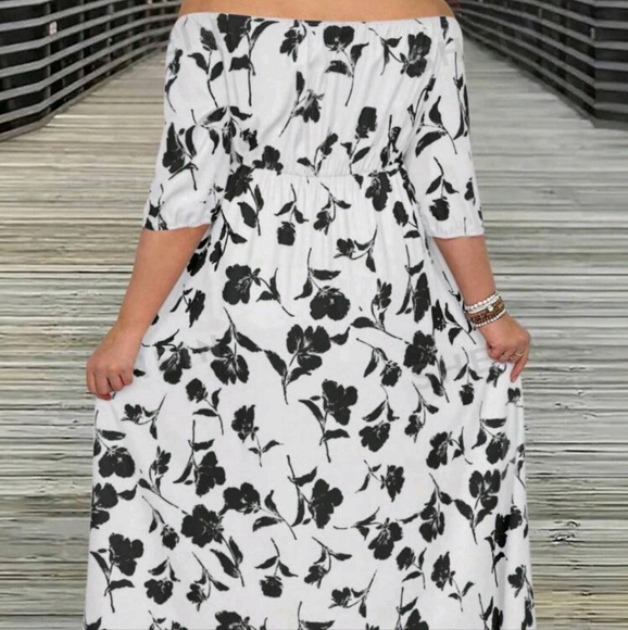 Black & White Off-Shoulder Floral Maxi Dress - Picture 6 of 13